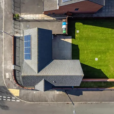 Large Family House With Free Parking - 3 Bedrooms 6 Beds-3